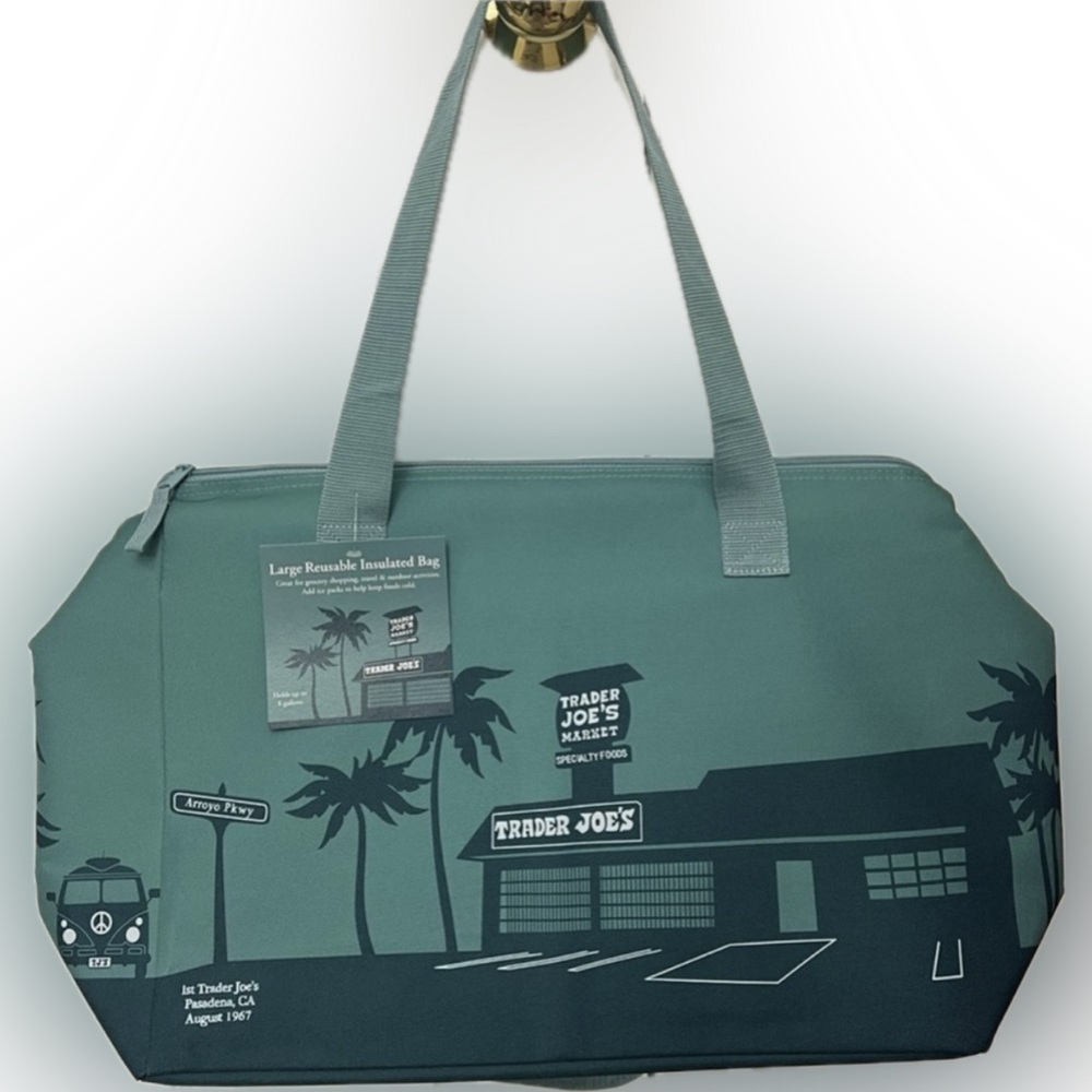 Trader Joe's Green Reusable Insulated Tote Bag. NWT holds up to 8 gallons